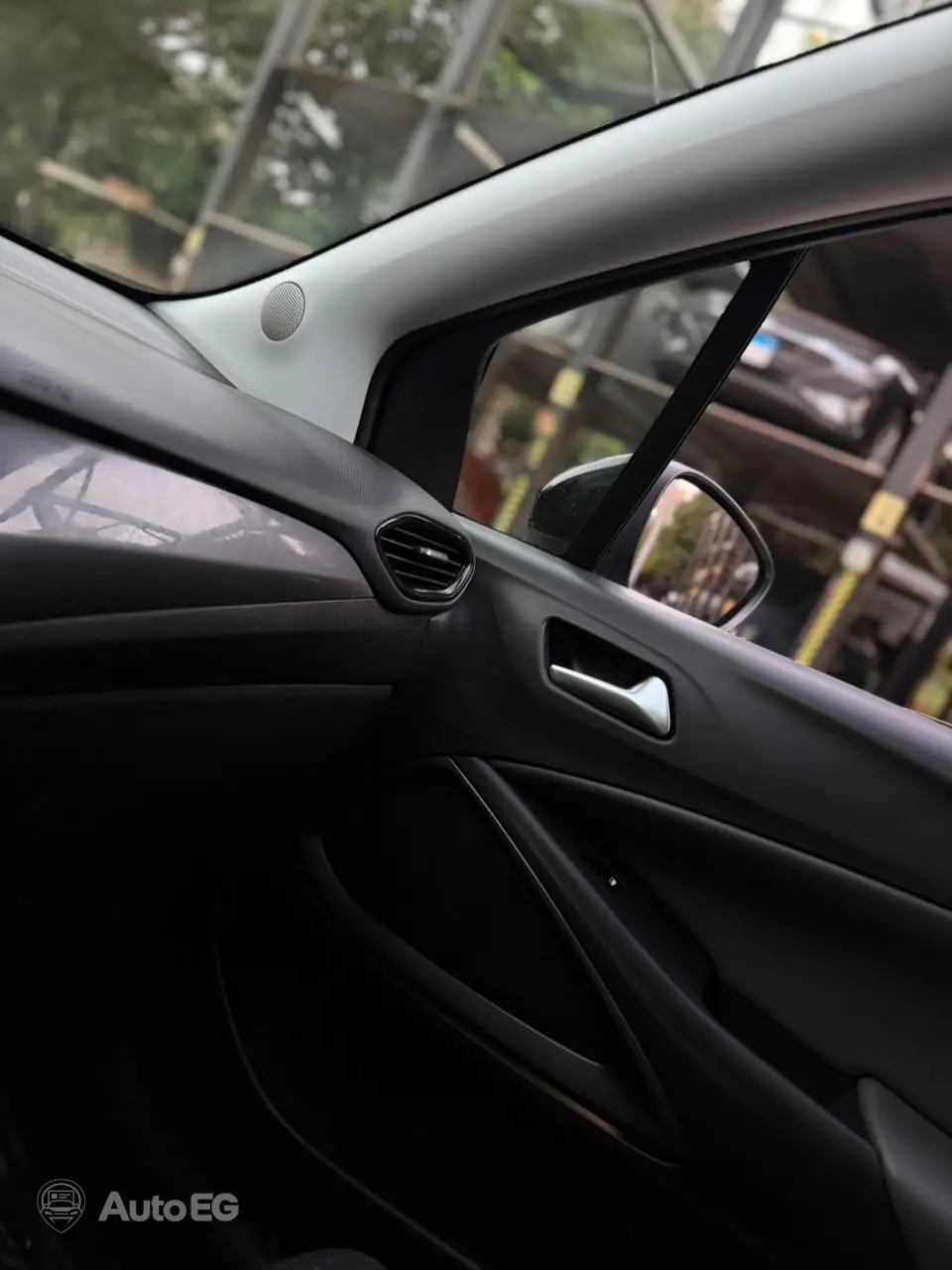 Opel Crossland ٢٠٢٠ – الصورة 12 من 23