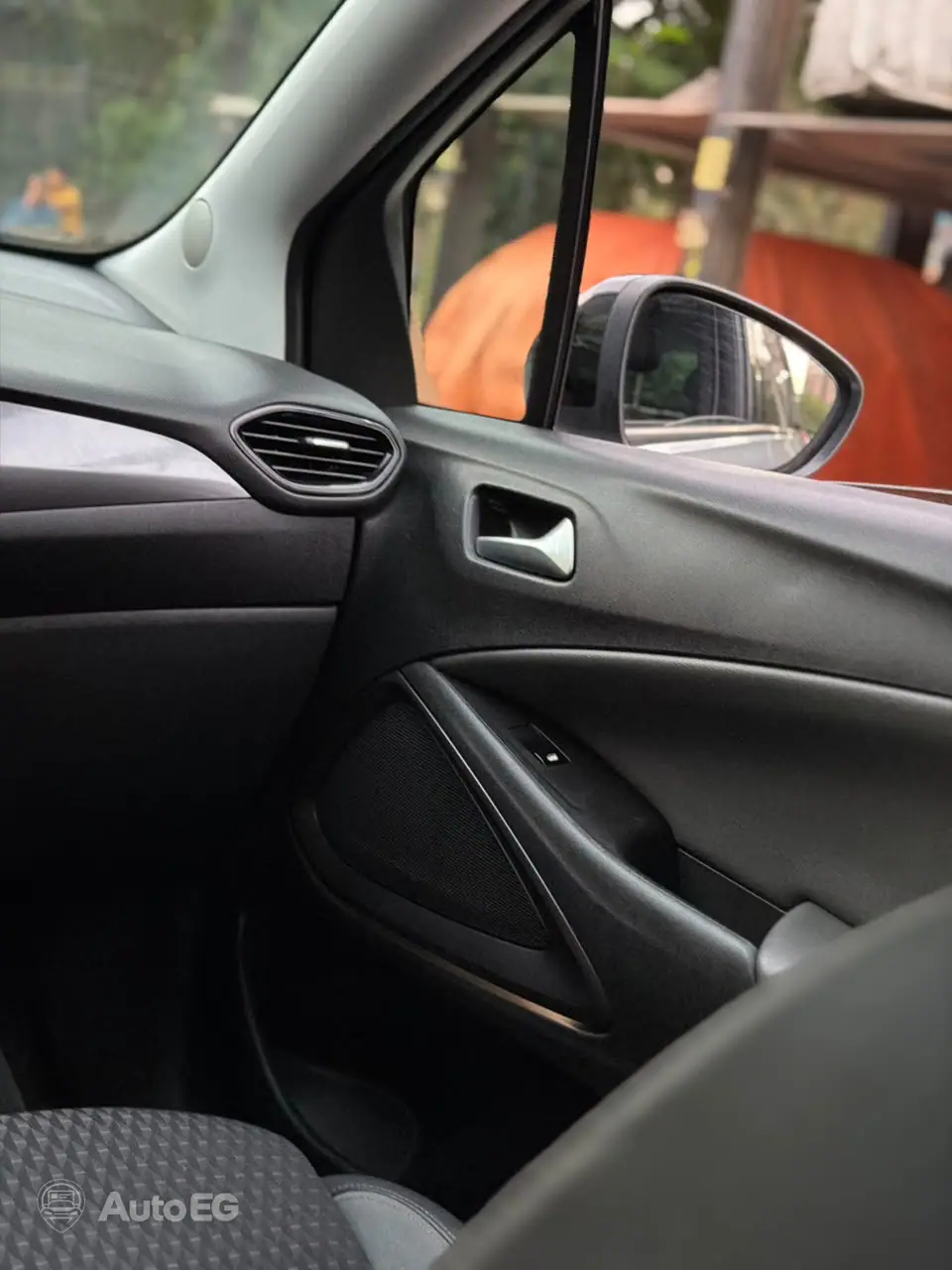 Opel Crossland ٢٠٢٠ – الصورة 13 من 23
