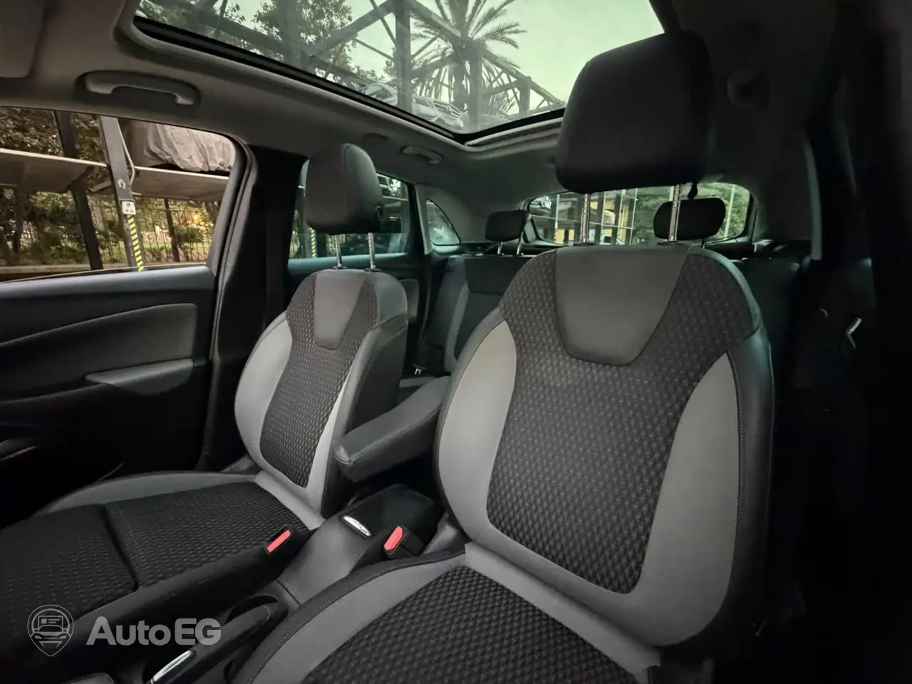 Opel Crossland ٢٠٢٠ – الصورة 22 من 23